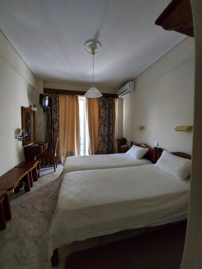 Batis Hotel Livanátai Zewnętrze zdjęcie