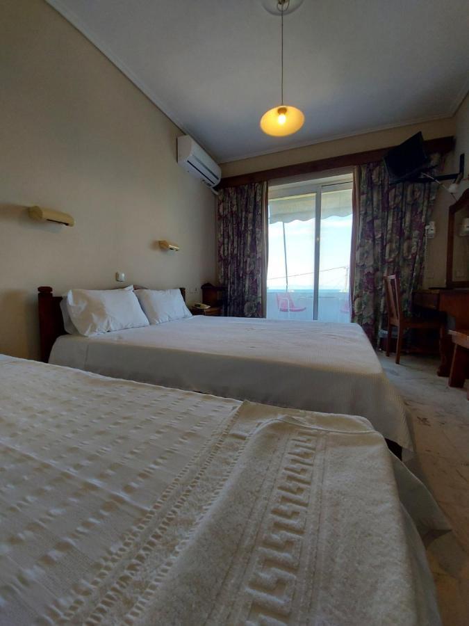 Batis Hotel Livanátai Zewnętrze zdjęcie