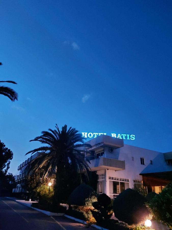 Batis Hotel Livanátai Zewnętrze zdjęcie