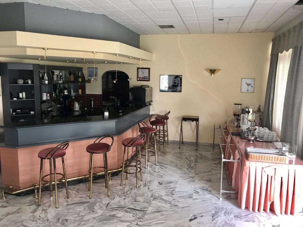 Batis Hotel Livanátai Zewnętrze zdjęcie