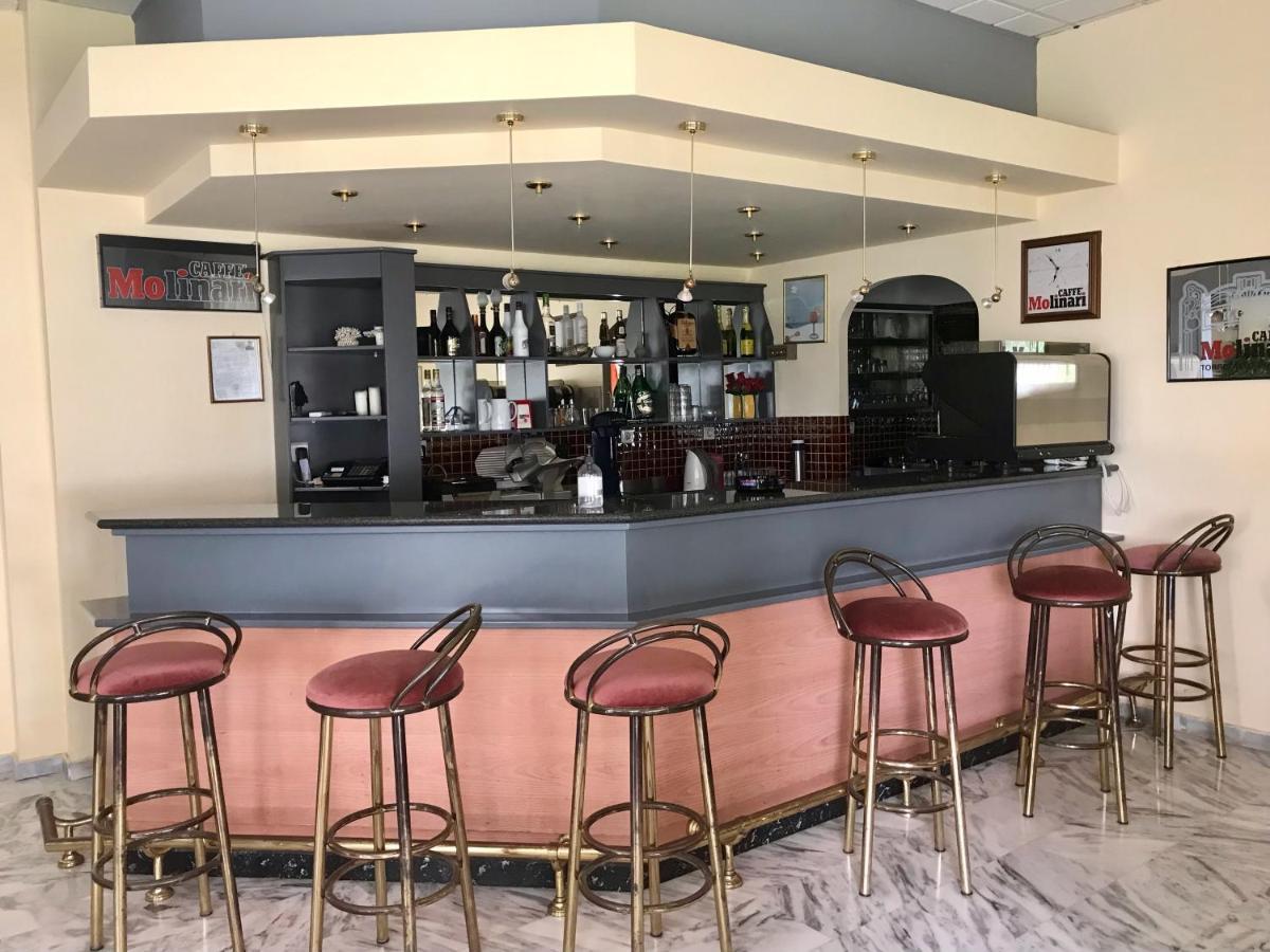 Batis Hotel Livanátai Zewnętrze zdjęcie