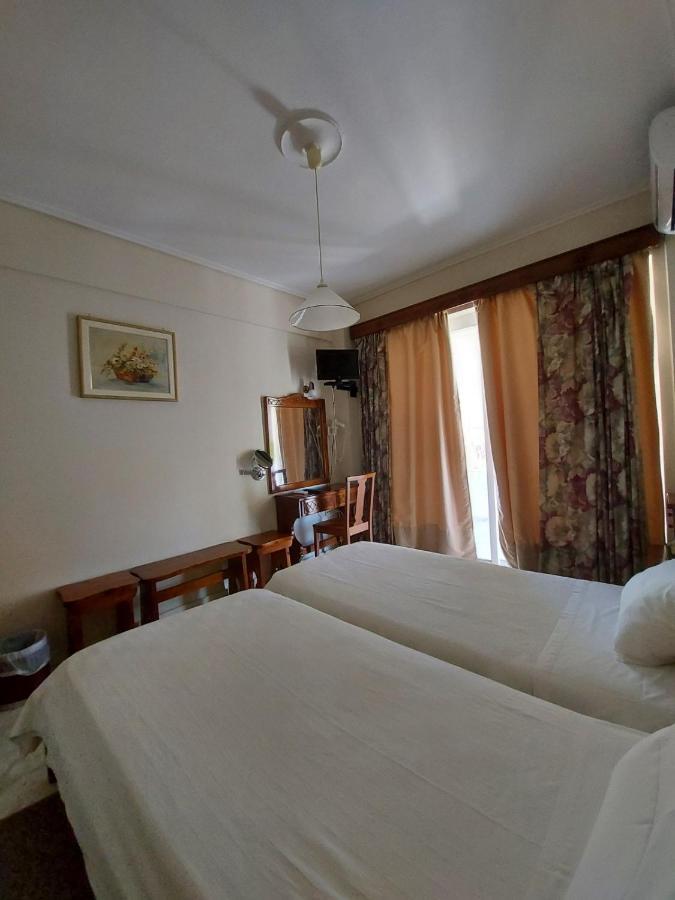 Batis Hotel Livanátai Zewnętrze zdjęcie