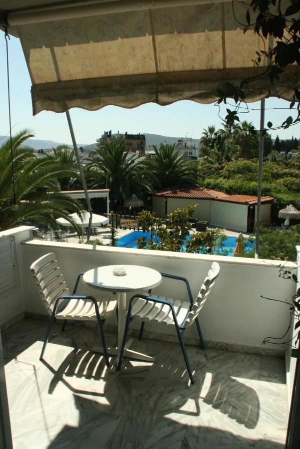 Batis Hotel Livanátai Zewnętrze zdjęcie
